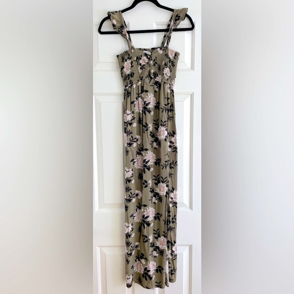 American Eagle Outfitters Dresses & Skirts - American Eagle Outfitters floral dress size S